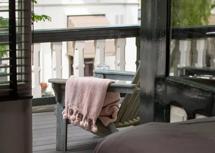 Zenzez Hotel & Lounge