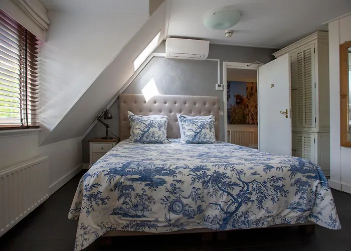 Zenzez Hotel & Lounge